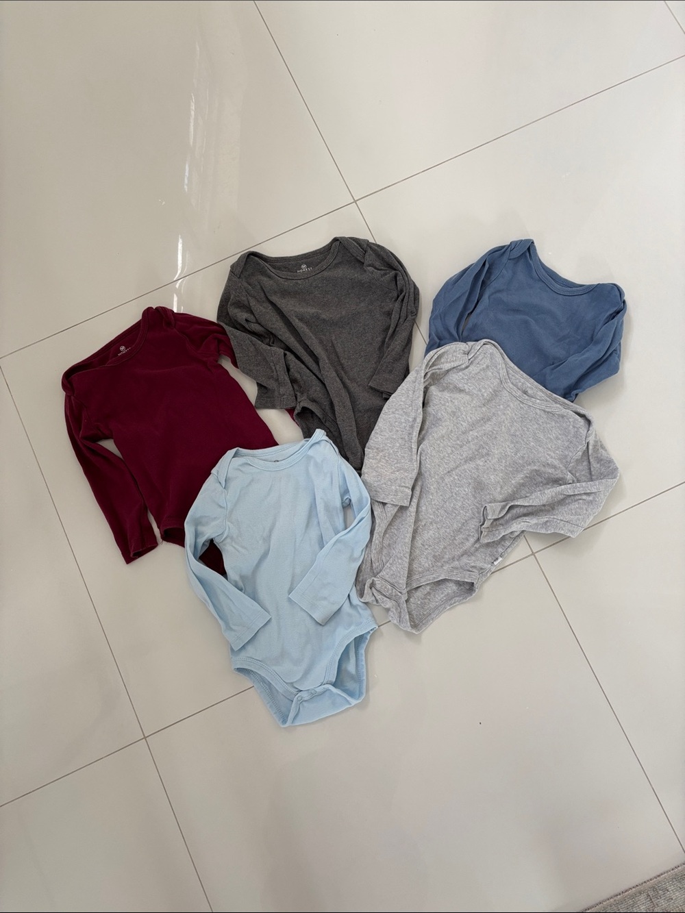 Lot of 5 Honest Company Bodysuits 18M